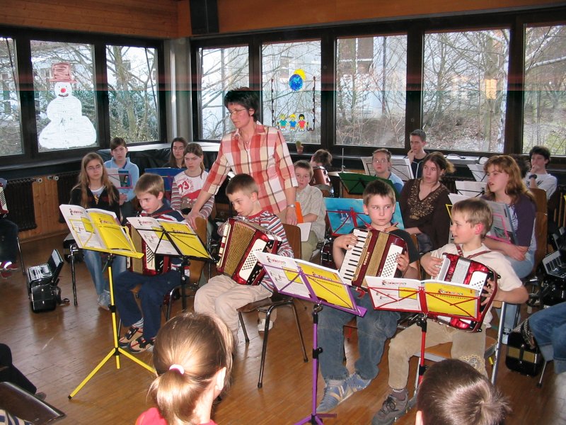 Abschlußkonzert Akkordeon-AG Oberstendfeld 2005