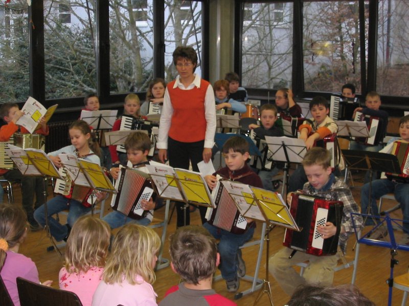 Abschlußkonzert Akkordeon-AG Oberstendfeld 2006