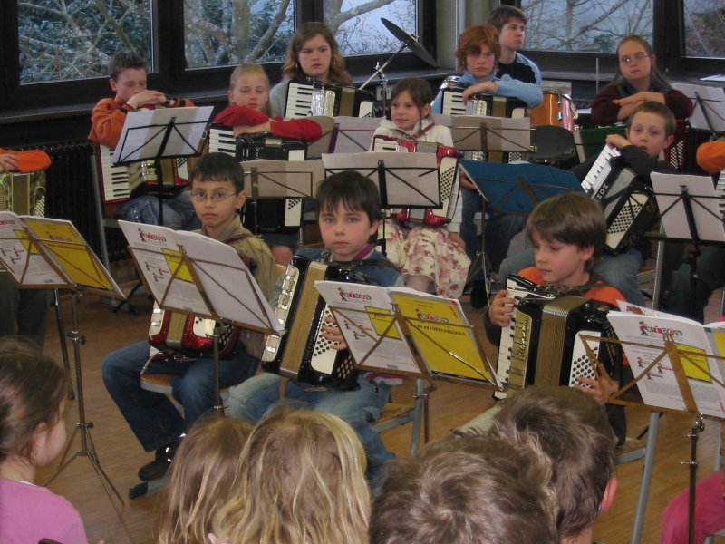 Abschlußkonzert Akkordeon-AG Oberstendfeld 2006