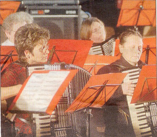 Der Harmonika-Verein Großbottwar spielt in der Stadthalle auf 